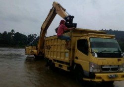 Aktifitas Galian C di Pulau Pencong Merusak Air Sungai Subayang