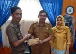 Alumni dan Guru SMAN 2 Bangkinang Bantu Siswa Beli Android Untuk Belajar Daring
