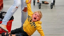 Anak Mengamuk Ditempat Umum, Ini Cara Menenangkannya