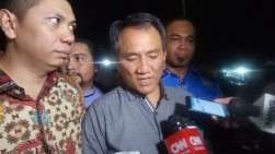 Andi Arief Diminta TNI AU Sebut Anggotanya yang Cek Surat Suara Dicoblos