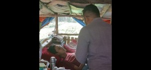 Ardo Jenguk Azri Penderita Kanker yang Tinggal di Trotoar Jalan Nasional Pekanbaru-Padang