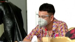 Artis Raffi Ahmad Ikut Vaksinasi Covid-19 Perdana Bersama Jokowi di Istana