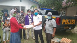 Bantu Warga Terdampak Covid-19 Insan Pers, BEM dan Polres Kampar Bagikan 100 Paket