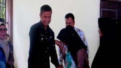 Bantuan Beras Diperluas untuk 3.034 KPM, Bupati Ahmad Yuzar: Negara Harus Hadir di Tengah Masyarakat
