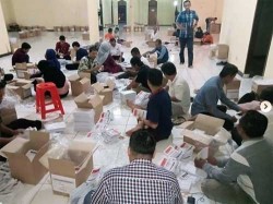 Banyak Pelipat Surat Suara di Jambi Mundur