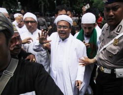 Banyak yang Menyambut, Ketua PA 212 Sebut Rindu Rizieq Shihab Terobati