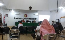 Bawaslu Riau: Jika Pemilih Terpapar Covid-19, Petugas Harus Datang Ke Lokasi Isolasi