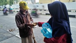 Berbagi Senyuman, LDK dan IMM Riau Taja Kegiatan GEMARI