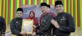 Buka Pembekalan Adat, Bupati Rohil Ajak Calon Penghulu Tidak Lakukan Money Politik