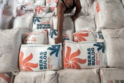 Bulog Akui Ribuan Ton Stok Beras di OKU Timur Turun Mutu