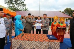 Bupati Alfedri Resmikan Operasional Lima Sekolah Program Kementerian PUPR