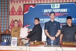 Bupati Bengkalis Terima Laporan Reses Ke-III Anggota DPRD tahun 2025