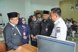 Bupati Bistamam Tinjau Perekaman TTE PPPK Paruh Waktu Rohil, Percepat Digitalisasi Birokrasi