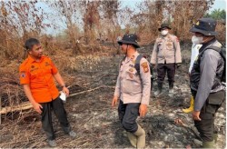 Bupati Kampar Pastikan Bara Karhutla di Rimbo Panjang Benar-Benar Padam
