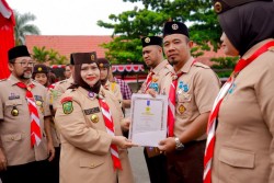 Bupati Kasmarni Bangga, 21 Tokoh Pramuka Bengkalis Raih Lencana Pancawarsa