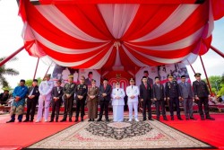 Bupati Kasmarni Pimpin Upacara detik detik Proklamasi HUT RI ke 80