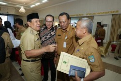 Bupati Sukiman Minta Masyarakat Rohul Hindari Keramaian, Pelajar Belajar Dari Rumah Secara Online