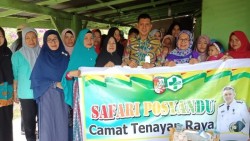 Camat di Pekanbaru Ini Gelar Safari Posyandu
