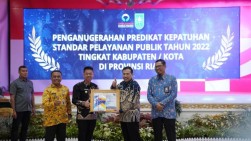 Dapat Nilai 84 dengan Zona Hijau, Pemkab Rohil Raih Penghargaan dari Ombudsman RI