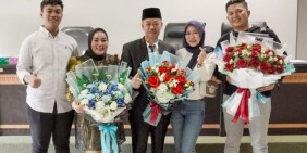 Dapat Nilai A, Bupati Rohil Afrizal Sintong Lulus Ujian Tesis di Pascasarjana UIR