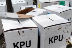 Gudang KPU Tergenang Air Hujan, Ratusan Kotak Suara di Cirebon Rusak