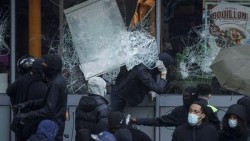 Demo Paris Berujung Rusuh, Kemlu Pastikan Belum Ada WNI Terlibat