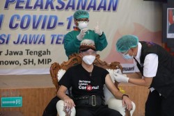 Deretan Kepala Daerah yang Ikut Vaksinasi Covid-19, Ada Ganjar Pranowo