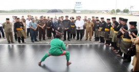 Disambut Kedatangannya di Bandara, Kejati Kepri, Edi Birton, Juga Ditunggu Banyak Kasus