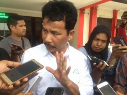 Ditanya Soal Niat Jadi Gubernur, Rudi Angkat Tangan dan Enggan Berkomentar