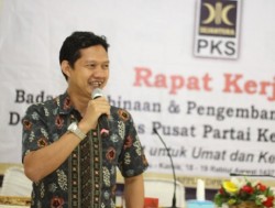 Dituding Dekat dengan Jokowi, PKS Tegaskan Banyak Miliki Perbedaan