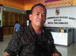 DPRD Menolak Jika Pemko Pekanbaru Tetap Swastanisasi Pasar Cik Puan