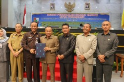 DPRD Pekanbaru Sahkan Perda CSR, Kearsipan dan RPIK