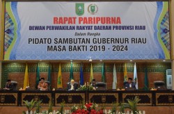 DPRD Riau Gelar Paripurna Mendengarkan Penyampaian Visi Misi Gubernur Riau Periode 2019-2024