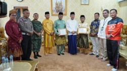 Dua Penghargaan dari Dirjenpol dan Adipsi Diboyong Bupati Rohil