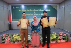 Dua Penghargaan KPKNL Pekanbaru Diboyong Pemko Pekanbaru