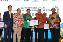 Firdaus Kembali Dinobatkan Sebagai Walikota Enterpreneur