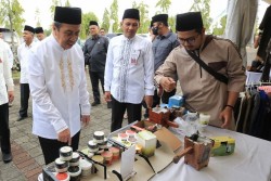 Gubernur Syamsuar Resmikan Riau Halal Fair 2023