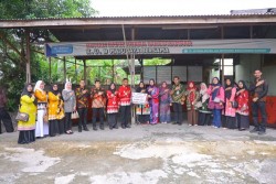 Hari Batik Nasional, Bupati Ahmad Yuzar Tinjau 6 Rumah Produksi Batik Kampar