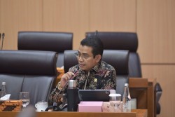Hendry Munief Apresiasi Kinerja Kementerian UMKM 2025, Penyaluran KUR Capai 94,4 Persen