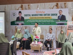 Hendry Munief Dorong Penguatan Mindset Bisnis dalam Pelatihan Digital Marketing BMIWI Riau