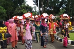 Himpunan Siompu Kampar Siapkan Tradisi Manjujuong Jambau untuk Karnaval Budaya 2026