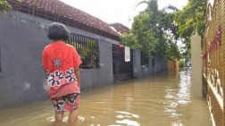 Hujan Deras, Puluhan Rumah Warga Palembang Terendam Banjir