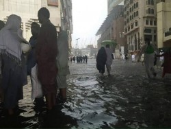 Hujan Deras, Sebagian Distrik Di Makkah Banjir