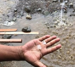 Hujan Es Turun di Pidie Aceh