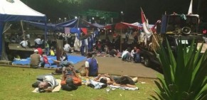 Hujan Tidak Padamkan Semangat Sopir Tangki Pertamina Beraksi Di Istana