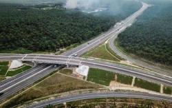 Hutama Karya Kejar Tol Trans Sumatera Tahap 1 Kelar 2023-2024