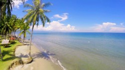 Ini Pantai Mempesona di Sulbar