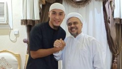 Ada Apa dengan Instagram yang Hapus Foto Mantan Bek Persija dengan HRS?