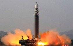 Iran Serang Kamp Titin di Yordania dengan Rudal Balistik, IRGC Klaim Banyak Tentara AS Tewas
