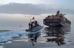 Iran Serang Kapal Nirawak AS di Selat Hormuz, Konflik Kian Memanas